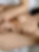 leony april escort
