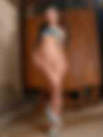 escort uhrineves